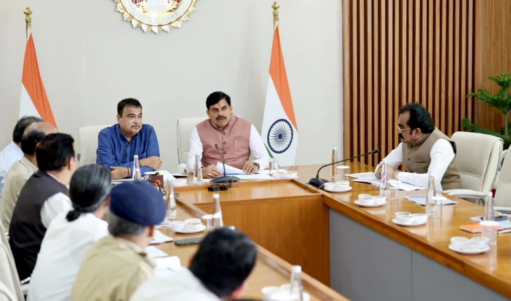 प्रदेश में तेजी से हो रहा हैं सड़क परियोजनाओं का क्रियान्वयन : मुख्यमंत्री डॉ. यादव