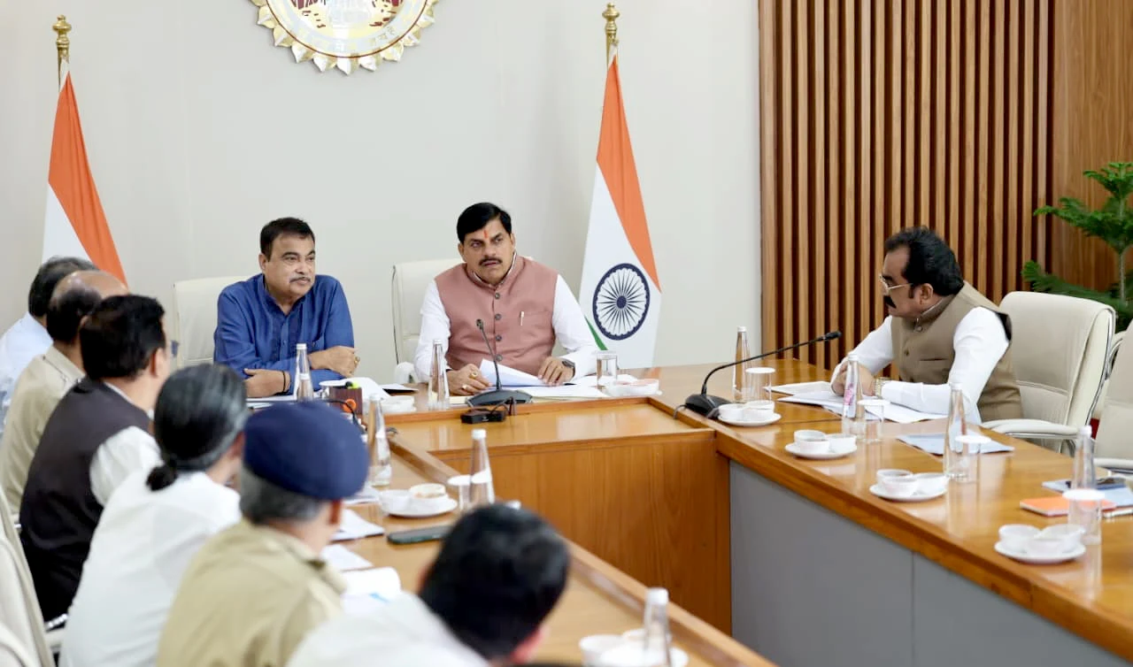 प्रदेश में तेजी से हो रहा हैं सड़क परियोजनाओं का क्रियान्वयन : मुख्यमंत्री डॉ. यादव