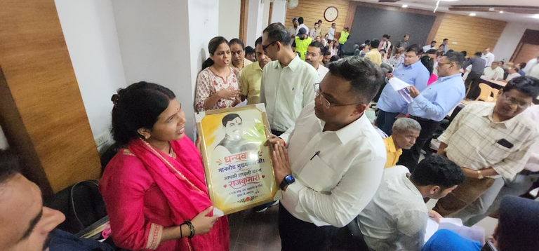 जनसुनवाई में प्रशासनिक संवेदनशीलता की मिसाल: कलेक्टर श्री शिवम वर्मा ने सुनी आमजन की समस्याएं, किया त्वरित निराकरण