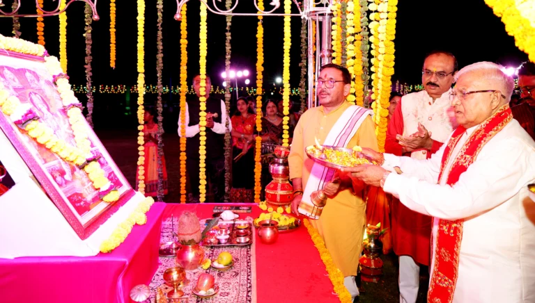 राज्यपाल श्री पटेल लोक भवन गरबा महोत्सव में हुए शामिल