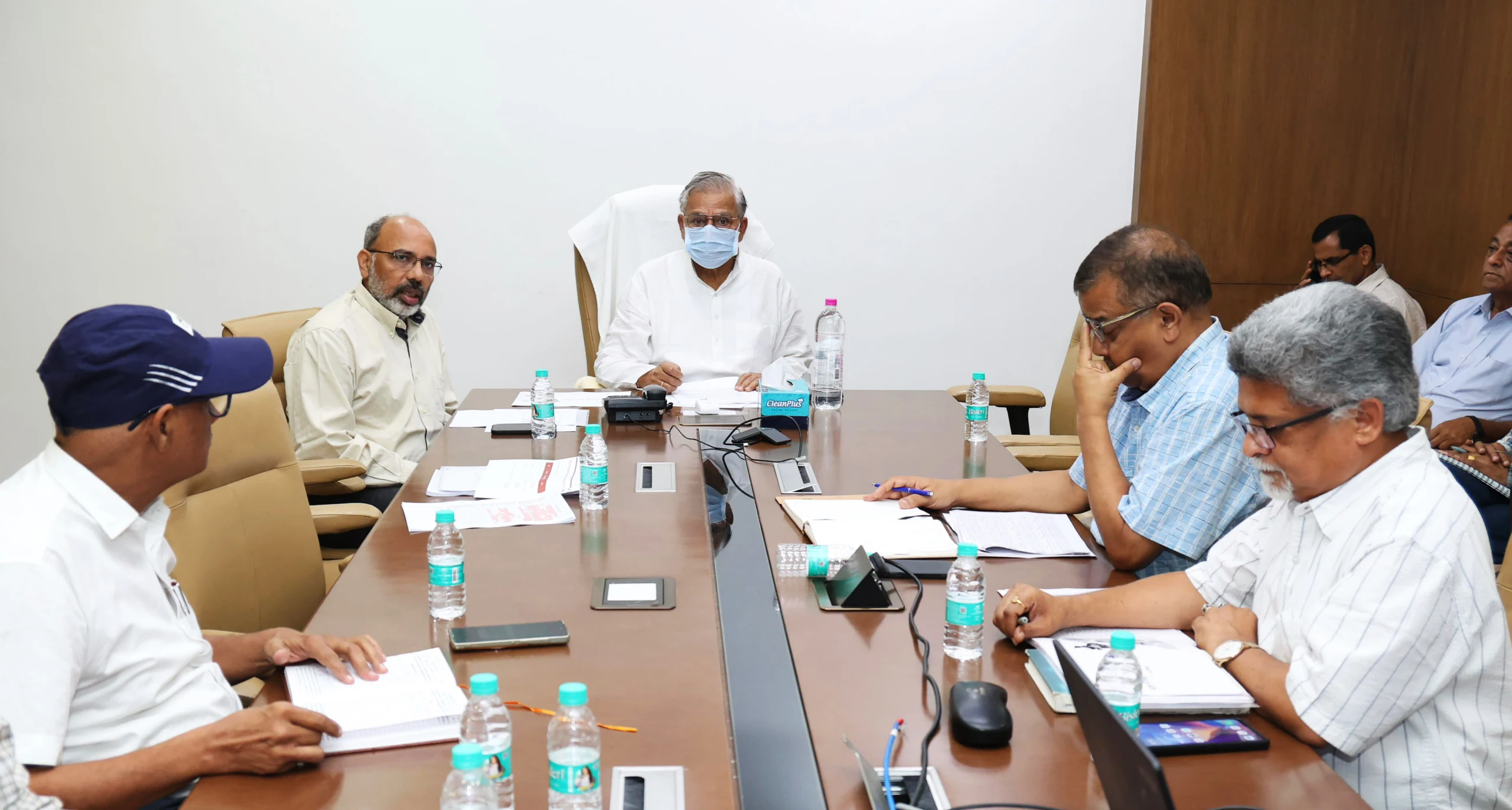 किसानों को रबी सीजन के लिये बिजली की पर्याप्त उपलब्धता सुनिश्चित करें : ऊर्जा मंत्री श्री तोमर