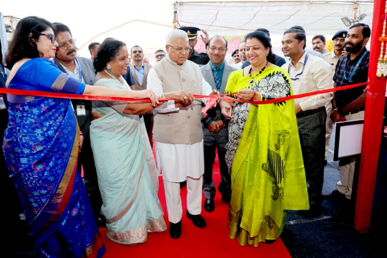 नाबार्ड-ओजस्विनी राष्ट्रीय प्रदर्शनी-सह-बिक्री का शुभारंभ: राज्यपाल ने कारीगरों को समर्थन देने की अपील