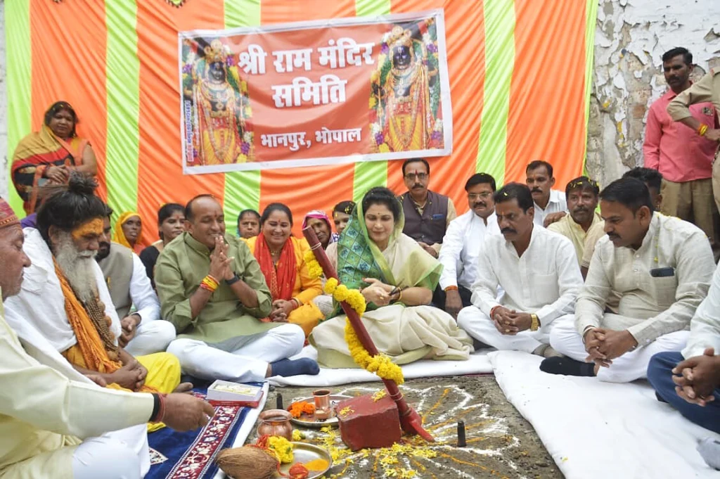श्रीमती गौर ने वार्ड 72 में 41 लाख रुपये के विकास कार्यों का भूमिपूजन