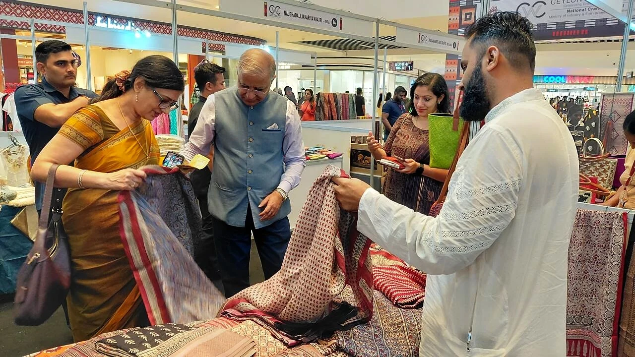 मोहम्मद आरिफ खत्री ने कोलंबो में बाग प्रिंट का प्रदर्शन किया