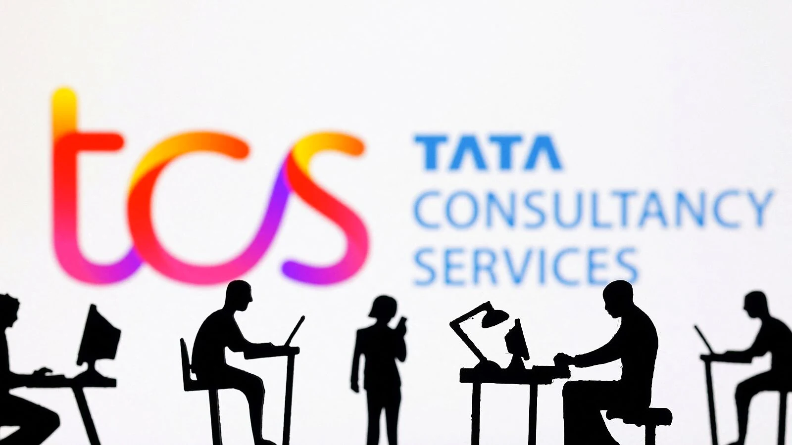 TCS ने कहा, US PERM निलंबन से भर्ती पर असर नहीं, 15,000 नौकरियाँ